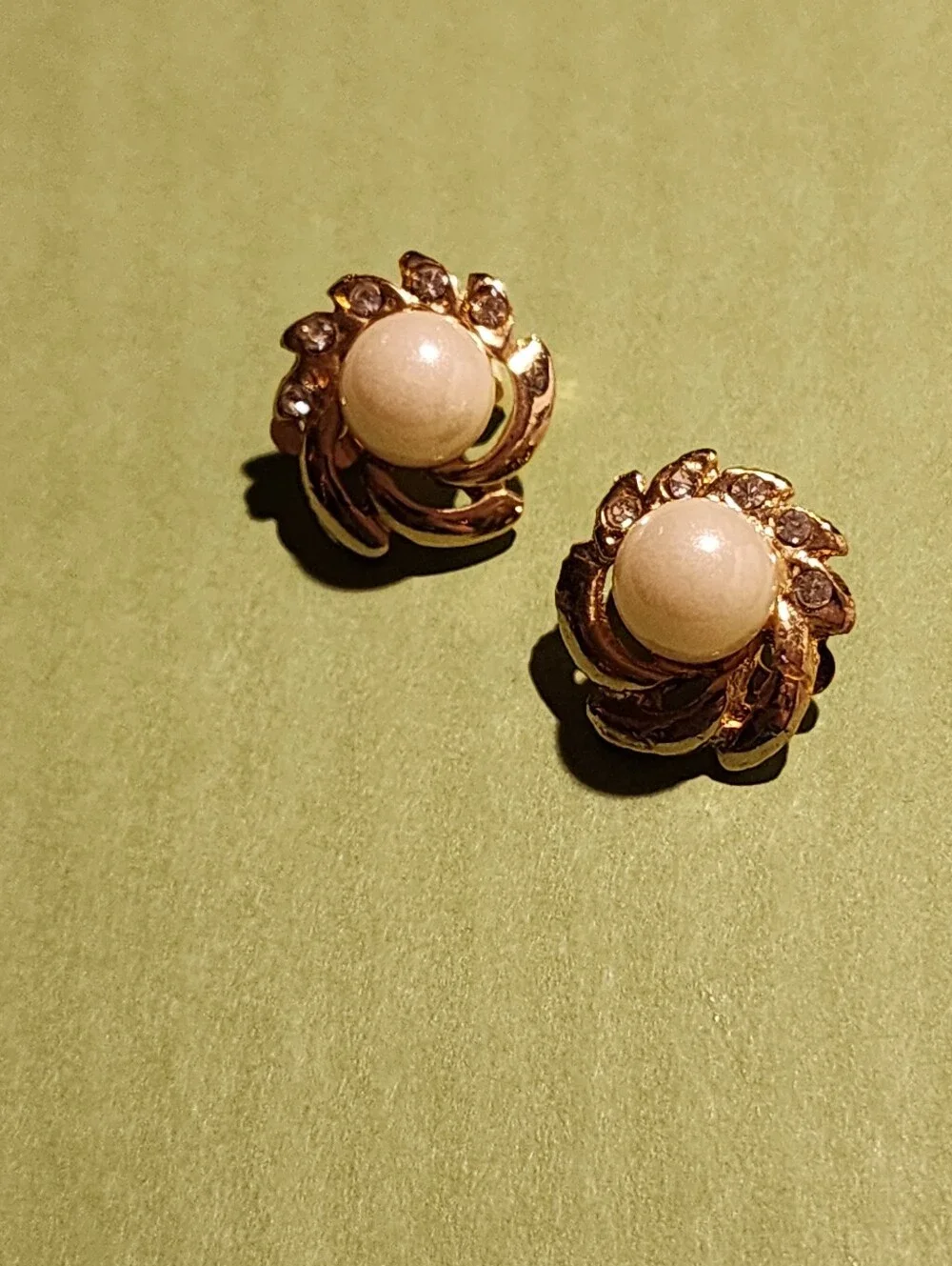 Vintage Style Faux Pearl Rhinestone Gold Tone Clip-On Statement Earrings